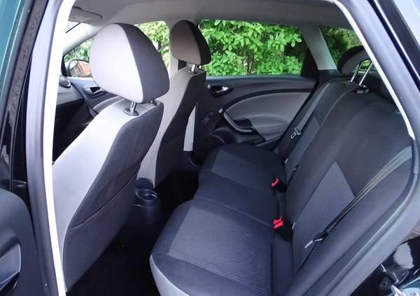 Seat Ibiza cena 29500 przebieg: 229600, rok produkcji 2016 z Mikołajki małe 704